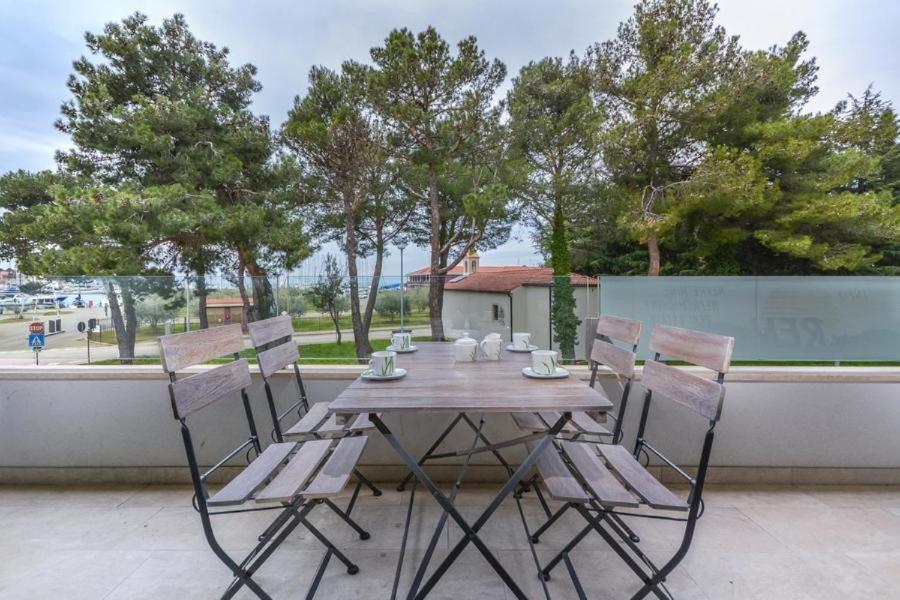 Hotel Lux Novigrad Istria Exterior foto
